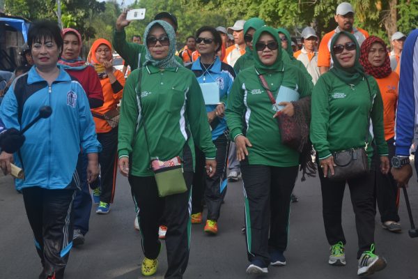 Ribuan Dosen dan Mahasiswa Ramaikan Jalan Santai Kopertis 