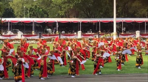 HUT RI KE 72 Tampilkan Tari Jejer Kembang Menur Dan Musik Tradisional