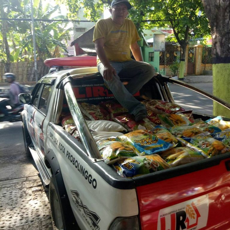 Probolinggo dilanda kekeringan, Lsm LIRA Distribusikan Air