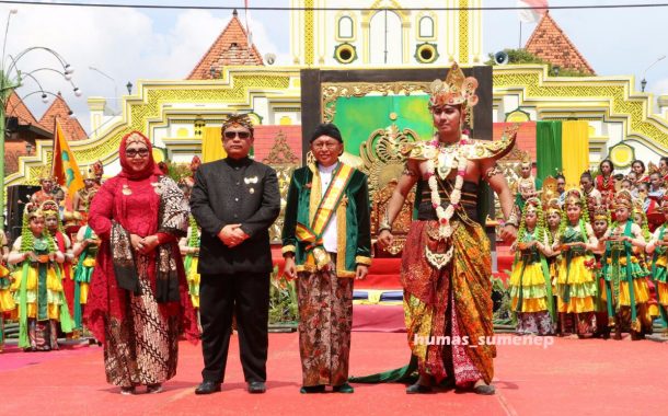 Pawai Budaya Prosesi Kolosal Adipati Arya Wiraraja 