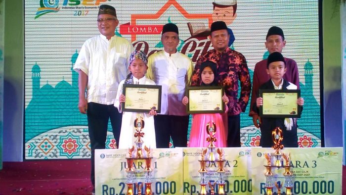 Satria Maha Dewa Juara Lomba Dai Cilik ISEF 2017 Surabaya 