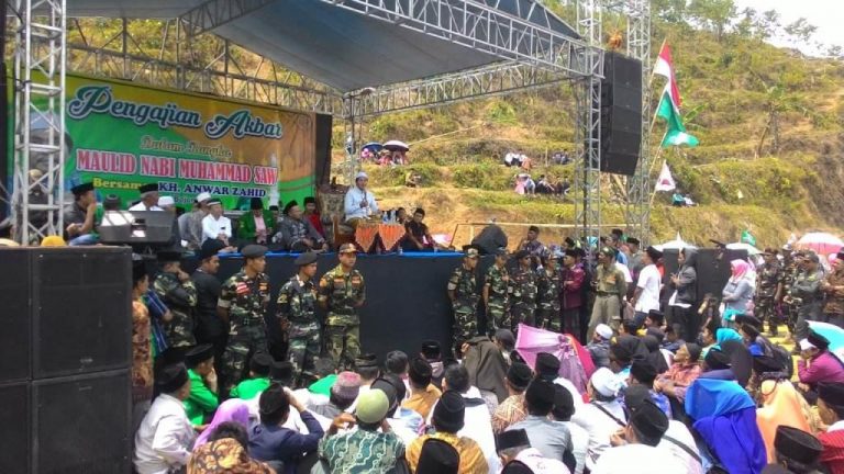 Ini Tauziah Kyai “Qulhu ae lek” pada Peringatan Maulid