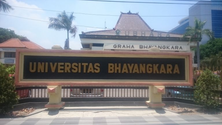 Ubhara Surabaya Mantapkan Kerjasama Dengan Universitas Thailand 