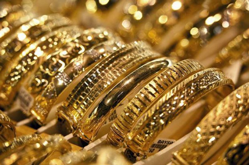 Jatim Ekspor Perhiasan dan Logam Mulia ke Singapura