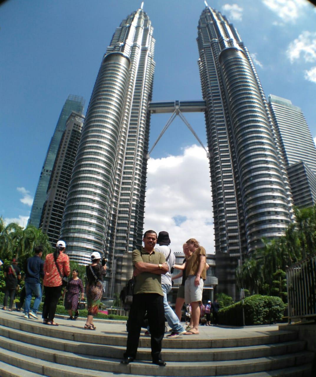 Menara kembar di malaysia