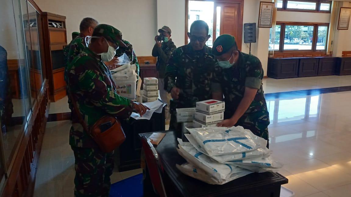 APD Didistribusikan ke Jajaran Rumah Sakit TNIAD di Jawa Timur