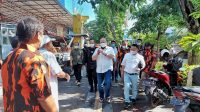 Keterangan Foto: Warga Kauman Baru III, Pakal, Surabaya saat menyambut kunjungan Ketua DPD RI, AA LaNyalla Mahmud Mattalitti bersama rombongan.