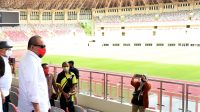 Keterangan Foto: Ketua DPD RI saat meninjau kesiapan stadion Lukas Enembe di Jayapura, Papua, awal Februari lalu.