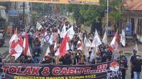 Ratusan buruh unjuk rasa menolak Permenaker (beritalima.com/istimewa)