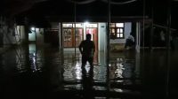 Salah satu rumah warga Pondok Joyo terendam banjir (beritalima.com/sugik)