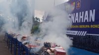 Puluhan ribu batang rokok ilegal di musnahkan (beritalima.com/sugik)