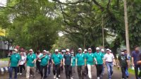 Sekda Provinsi Jatim dan Bupati Jember mengikuti Jalan Sehat (beritalima.com/istimewa)