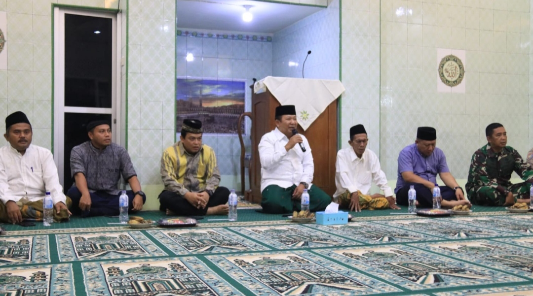 Bupati Hendy saat menghadiri peresmian masjid di Kelurahan Jember Lor (beritalima.com/istimewa)