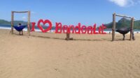 Wisata Pantai Bandealit (beritalima.com/istimewa)