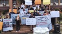 Aksi damai tolak Revisi UU Pers wartawan Wonosobo
